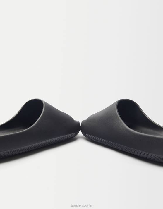 Schwarz Bershka Männer strukturierte flache Sandalen H00J3451