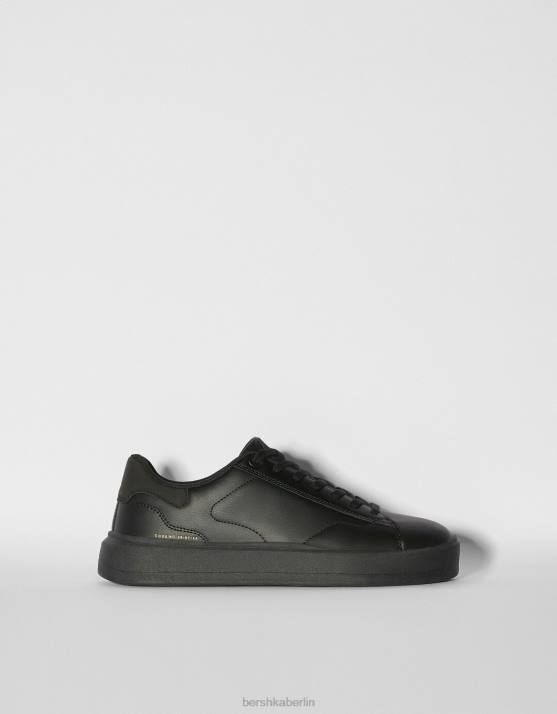 Schwarz Bershka Männer einfarbige Turnschuhe H00J3501