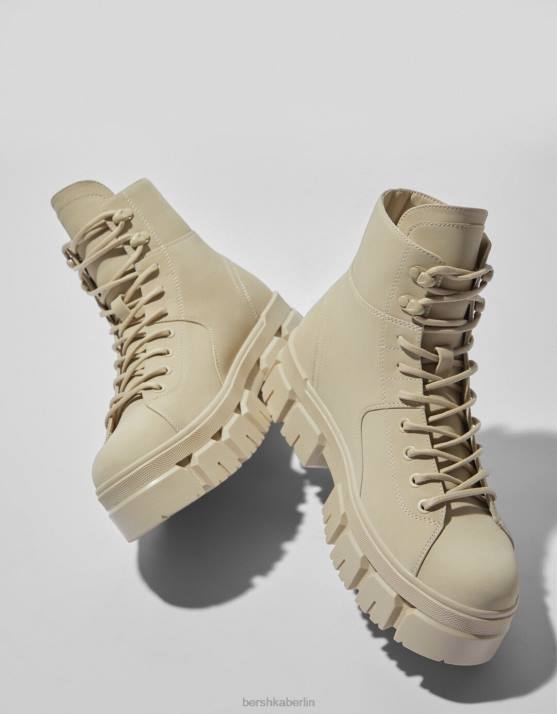 Sand Bershka Männer Schnürstiefel mit Bahnsohle H00J3573