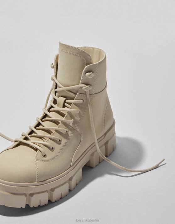 Sand Bershka Männer Schnürstiefel mit Bahnsohle H00J3573