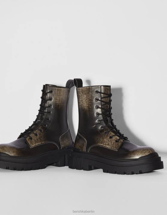 Schwarz Bershka Männer Distressed-Stiefel mit Profilsohle H00J3575