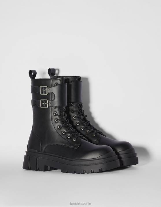 Schwarz Bershka Männer Schnürstiefel mit Schnallen H00J3462