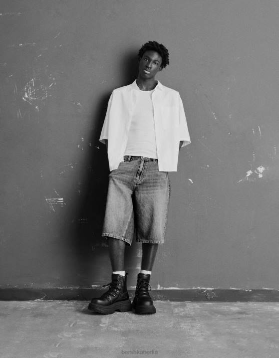 Schwarz Bershka Männer klobige Stiefel mit Schnallen H00J3576