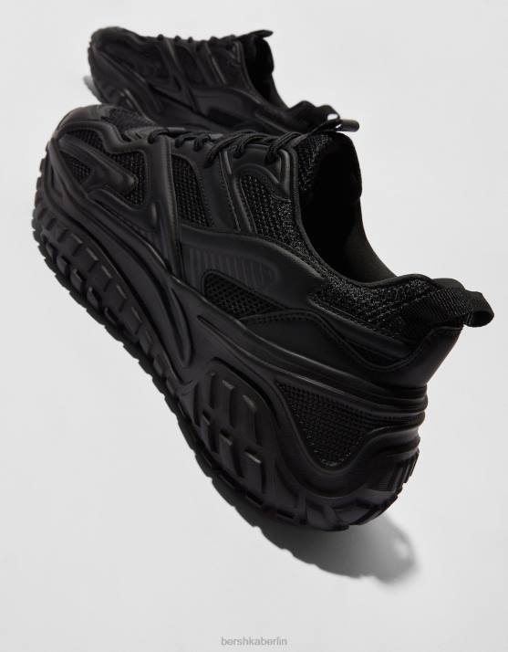 Schwarz Bershka Männer Sneakers mit Nietensohle H00J3535