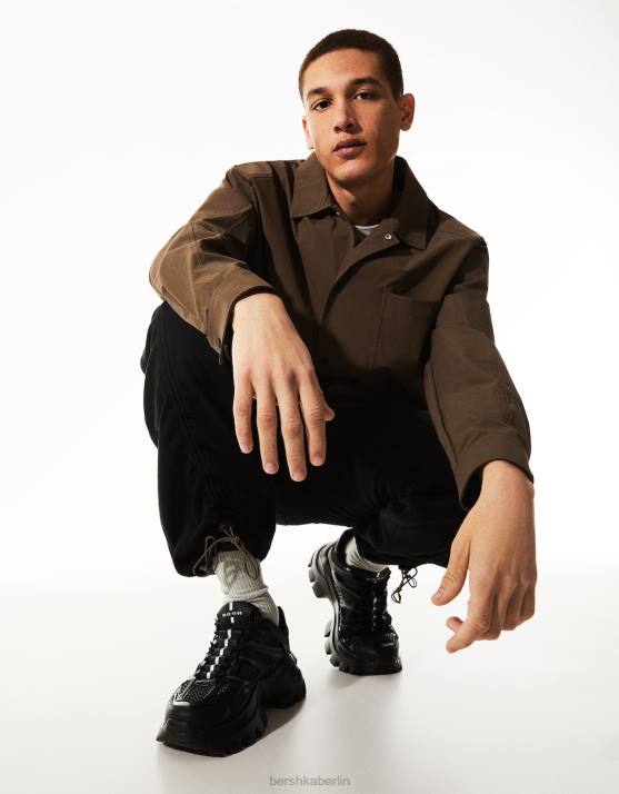 Schwarz Bershka Männer kontrastierende Mesh-Sneaker H00J3527