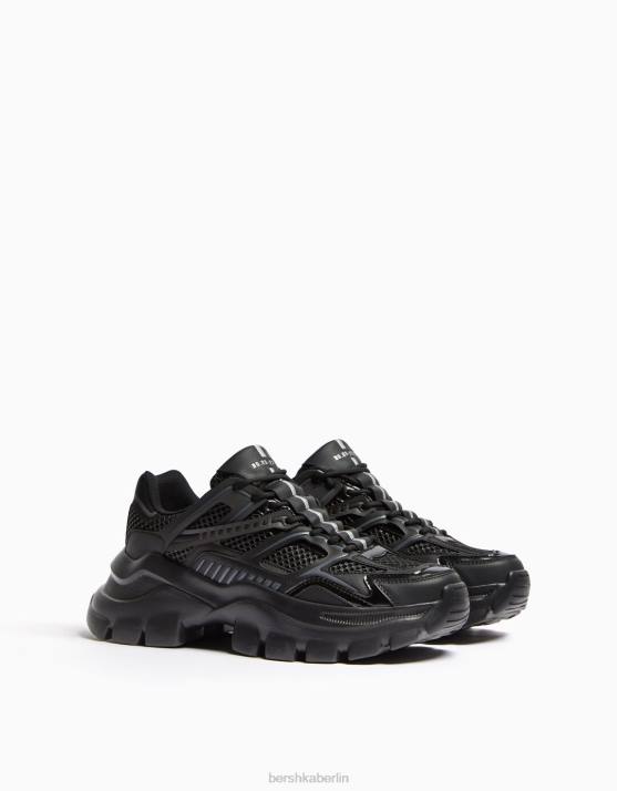 Schwarz Bershka Männer kontrastierende Mesh-Sneaker H00J3528