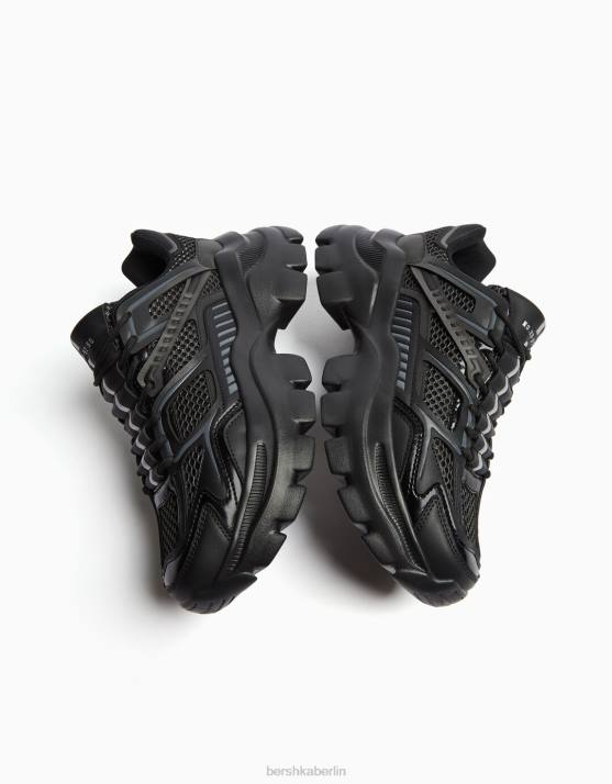 Schwarz Bershka Männer kontrastierende Mesh-Sneaker H00J3528