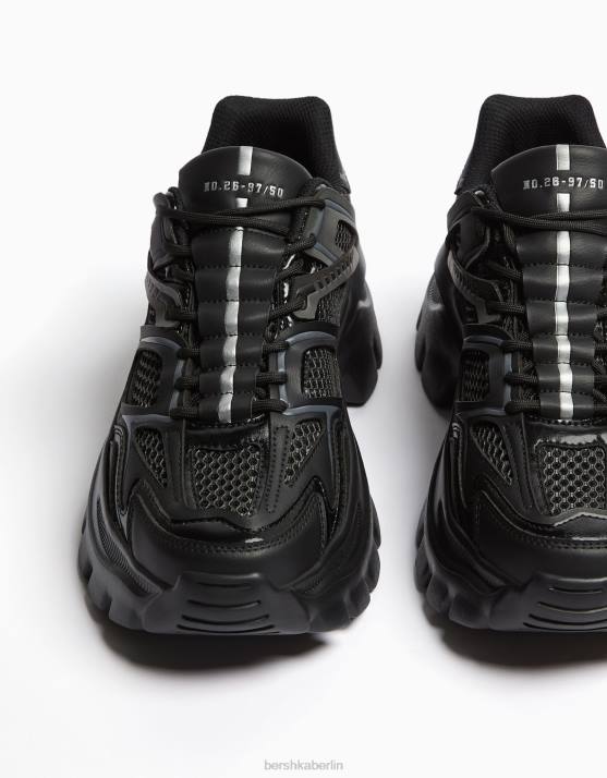 Schwarz Bershka Männer kontrastierende Mesh-Sneaker H00J3534