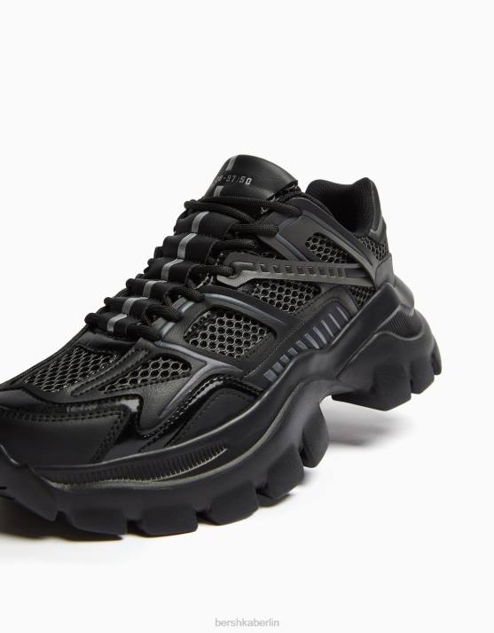 Schwarz Bershka Männer kontrastierende Mesh-Sneaker H00J3534