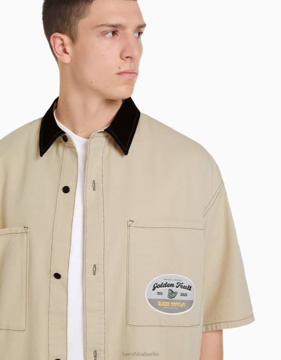 Creme Bershka Männer Kurzärmliges Denim-Arbeiterhemd H00J2882