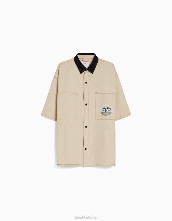 Creme Bershka Männer Kurzärmliges Denim-Arbeiterhemd H00J2882