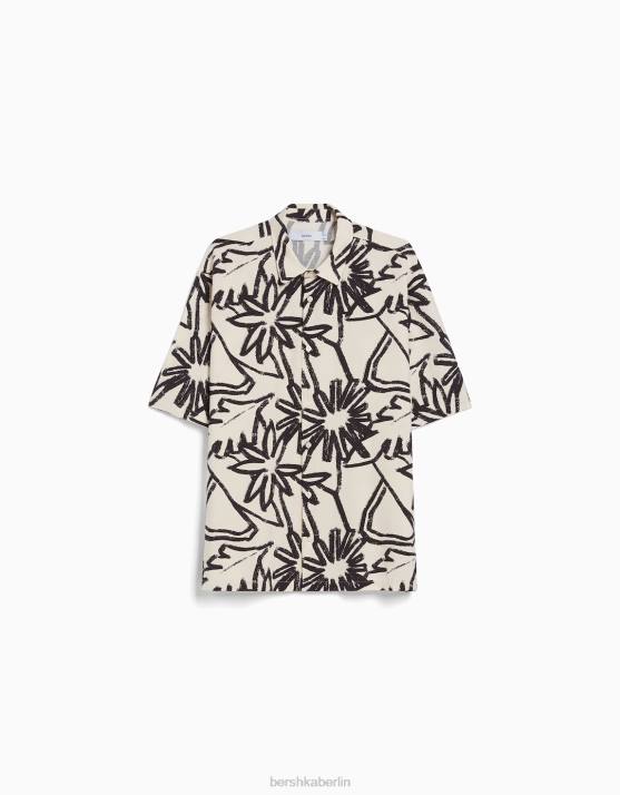 Creme Bershka Männer Kurzarmhemd mit rustikalem Aufdruck H00J2890