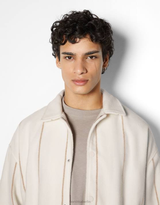 Creme Bershka Männer gestreiftes Überhemd H00J2938