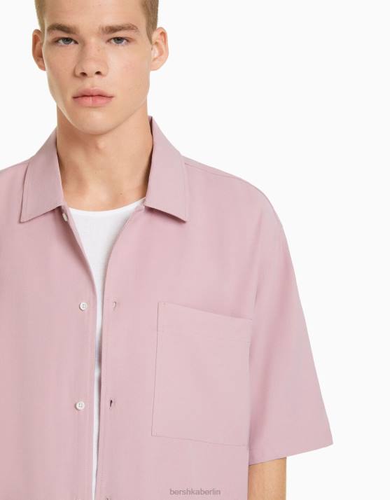 Rosa Bershka Männer Kurzarmhemd mit entspannter Passform H00J2908