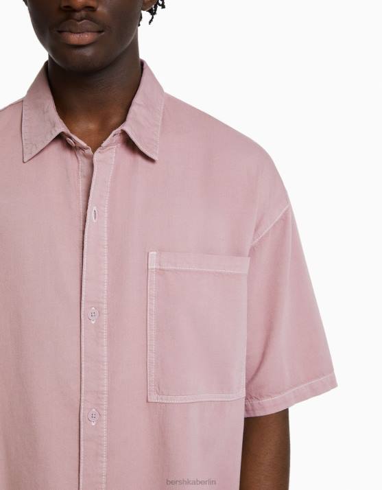 Rosa Bershka Männer übergroßes Kurzarmhemd H00J2916
