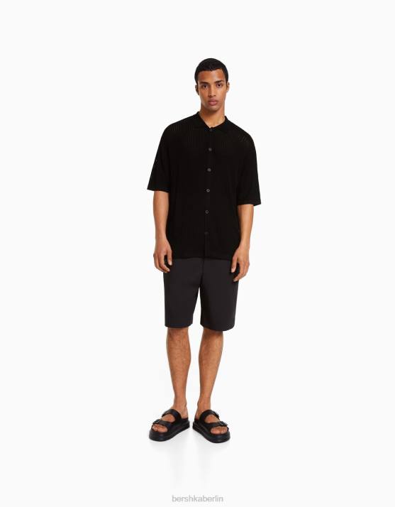 Schwarz Bershka Männer Basic-Kurzarm-Lochstrickhemd H00J2924