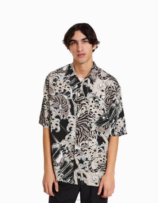 Schwarz Bershka Männer Bedrucktes Kurzarmhemd H00J2871