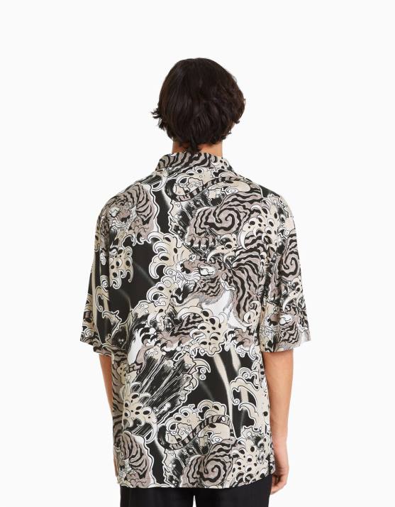 Schwarz Bershka Männer Bedrucktes Kurzarmhemd H00J2871