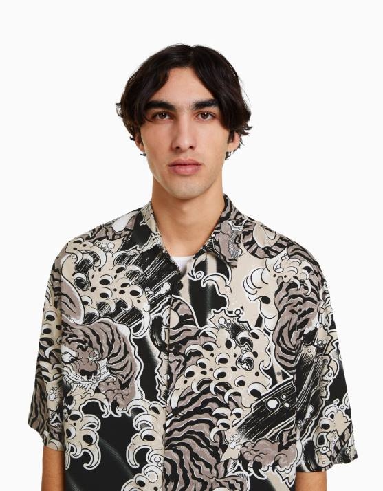 Schwarz Bershka Männer Bedrucktes Kurzarmhemd H00J2871