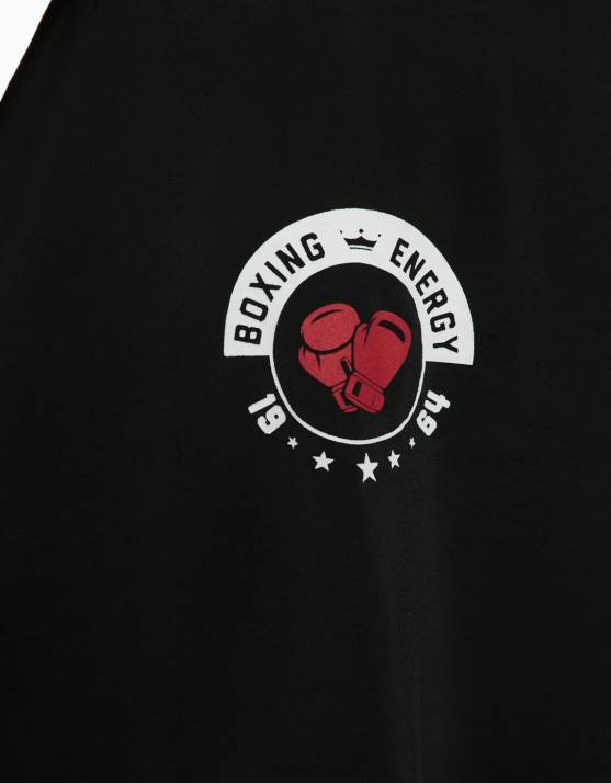 Schwarz Bershka Männer Kurzärmliges Hemd mit kontrastierendem Boxdruck H00J2874