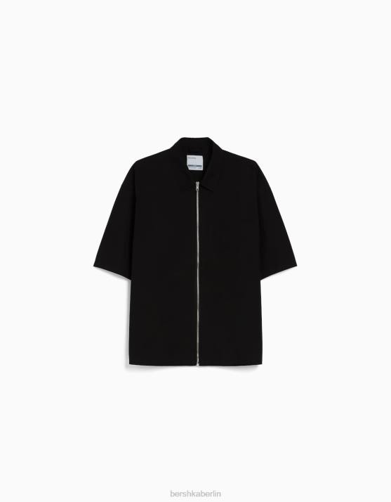 Schwarz Bershka Männer Kurzarmshirt mit Reißverschluss H00J2912