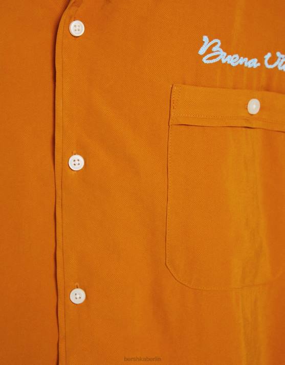 Senf Bershka Männer Kurzarmshirt mit Rückenaufdruck H00J2914