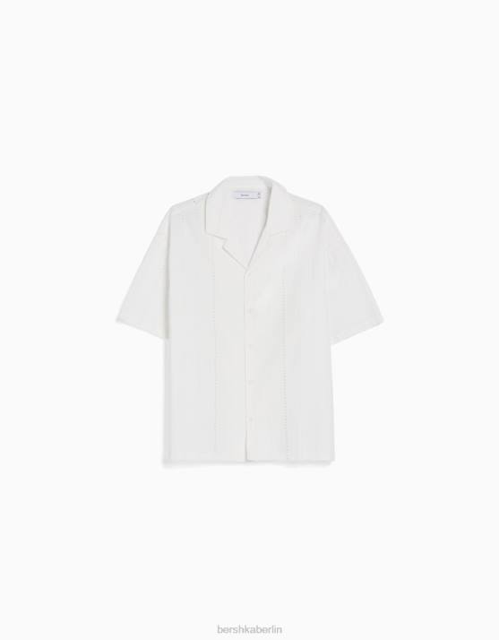 Weiss Bershka Männer Kurzärmliges Hemd mit entspannter Passform und Schweizer Stickerei H00J2923