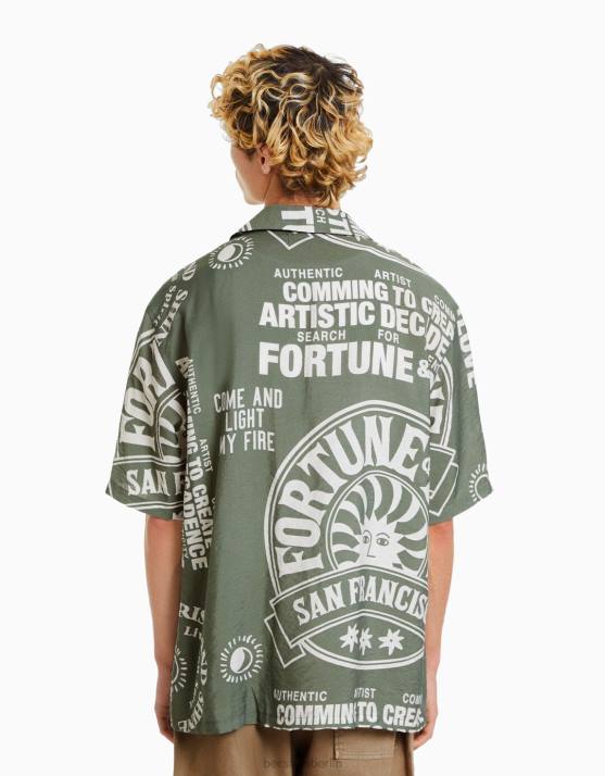 khaki Bershka Männer Bedrucktes Kurzarmhemd H00J2888