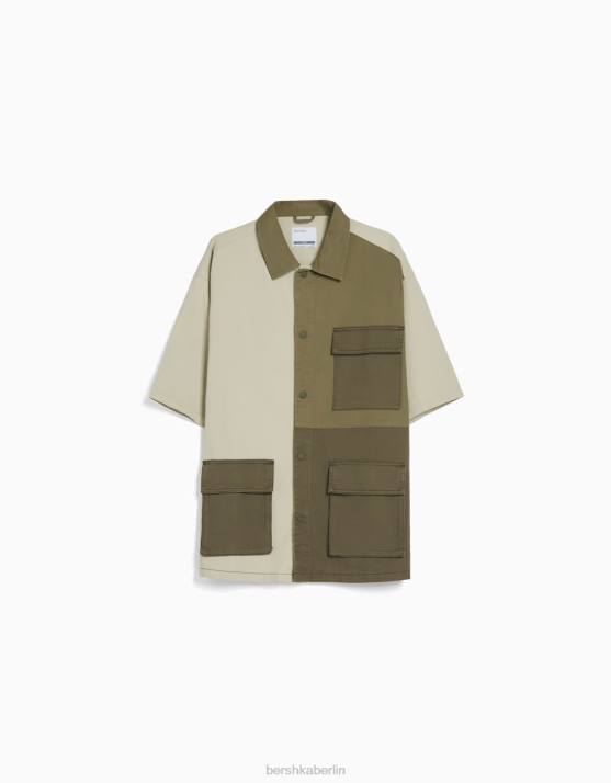 khaki Bershka Männer Kurzärmliges Jeanshemd in Colour-Block-Optik H00J2881