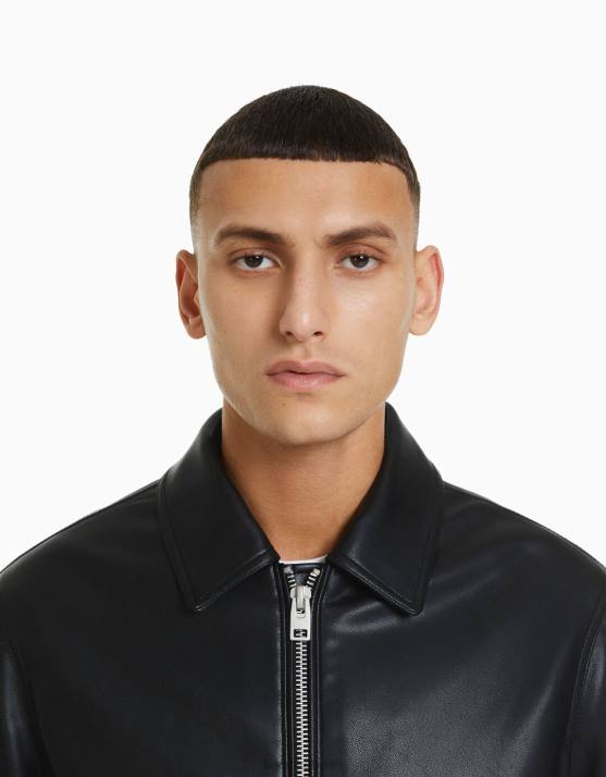 Schwarz Bershka Männer Bikerjacke aus Kunstleder H00J3084