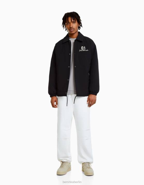Schwarz Bershka Männer Jacke mit Rückendruck H00J3048