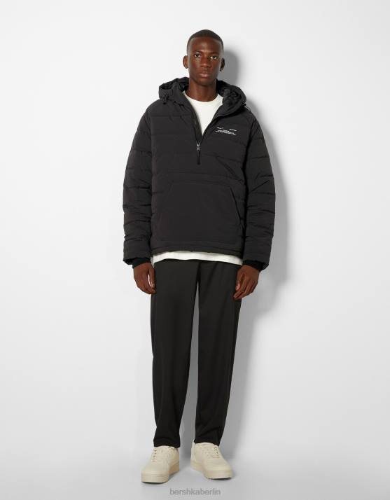 Schwarz Bershka Männer Steppjacke mit Beuteltasche H00J3059
