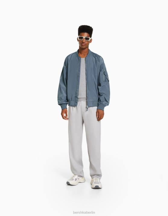 dunkelgrau Bershka Männer leichte technische Bomberjacke H00J3041