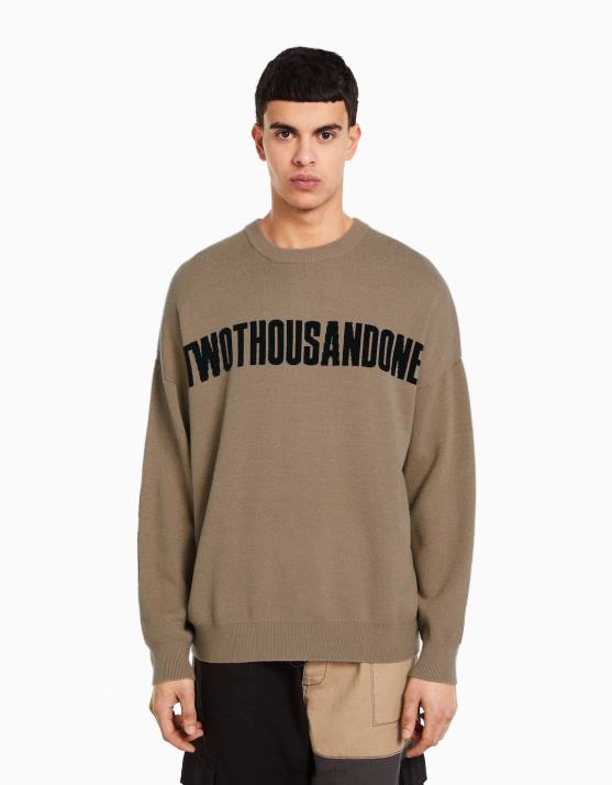 braun Bershka Männer Pullover mit Slogan H00J3010