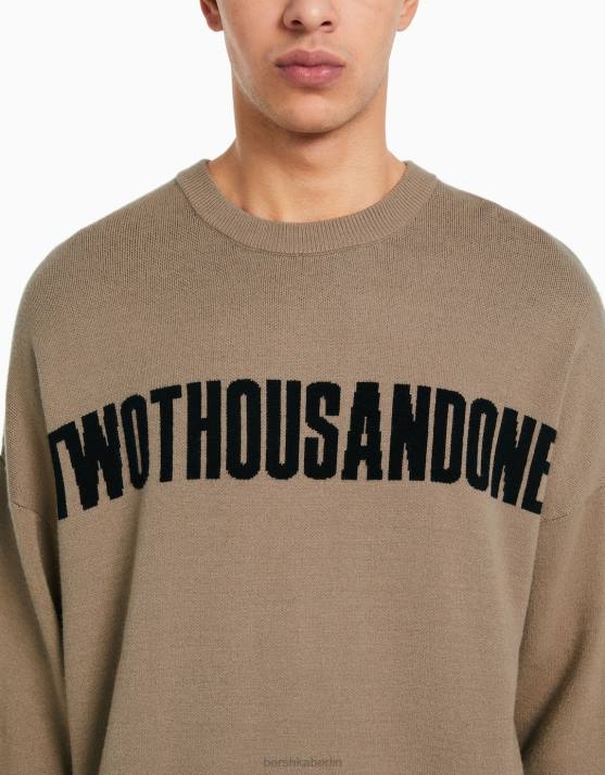 braun Bershka Männer Pullover mit Slogan H00J3010