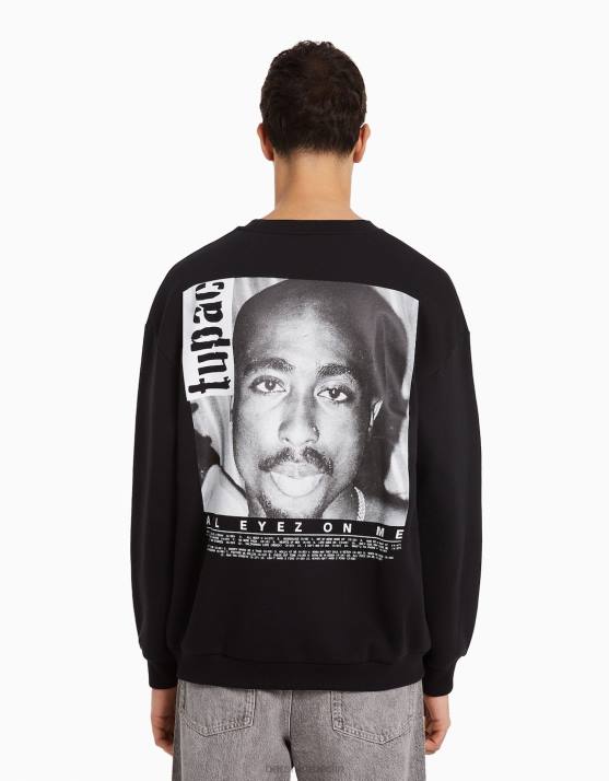 Schwarz Bershka Männer Tupac-Sweatshirt mit Rundhalsausschnitt H00J2971