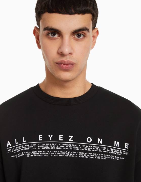 Schwarz Bershka Männer Tupac-Sweatshirt mit Rundhalsausschnitt H00J2971
