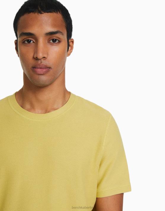 Kalk Bershka Männer Strukturiertes Kurzarm-T-Shirt H00J2770
