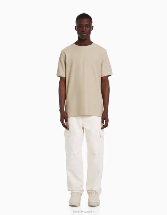 Kamel Bershka Männer Strukturiertes Kurzarm-T-Shirt H00J2772