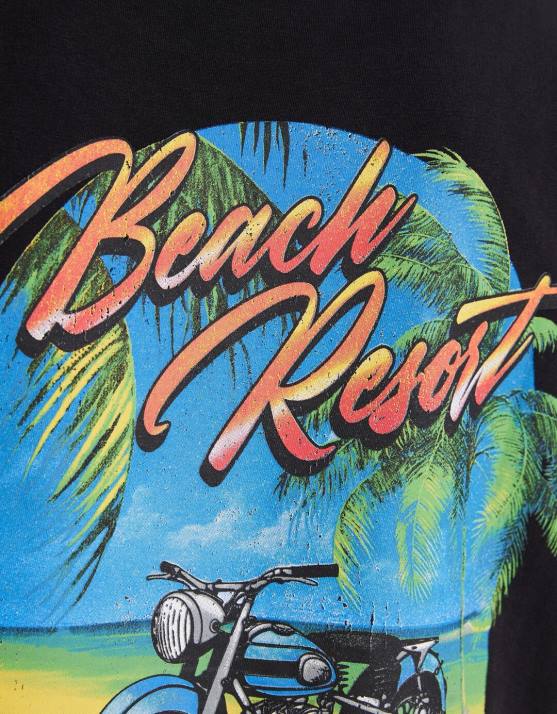 Schwarz Bershka Männer Kurzärmliges, kastenförmiges T-Shirt mit verblasstem Aufdruck und Aufnäher H00J2714