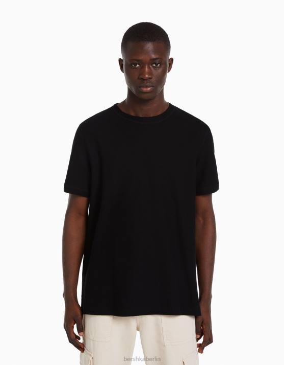Schwarz Bershka Männer Strukturiertes Kurzarm-T-Shirt H00J2771