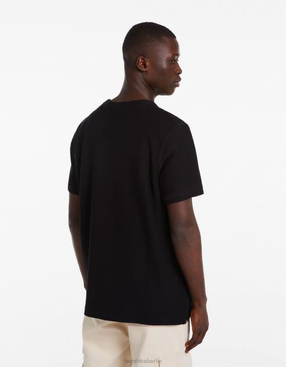 Schwarz Bershka Männer Strukturiertes Kurzarm-T-Shirt H00J2771