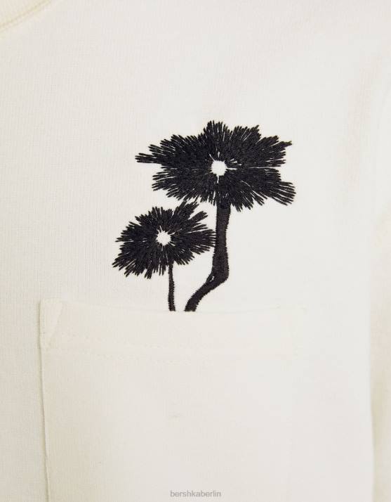 nicht-gerade weiss Bershka Männer Kurzärmliges, kastenförmiges, geripptes T-Shirt mit Blumendruck H00J2671