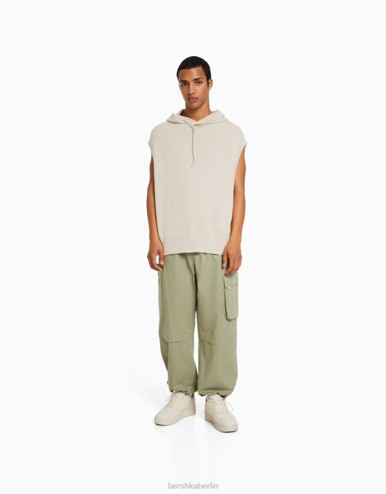 Creme Bershka Männer Strickweste mit Kapuze H00J3011