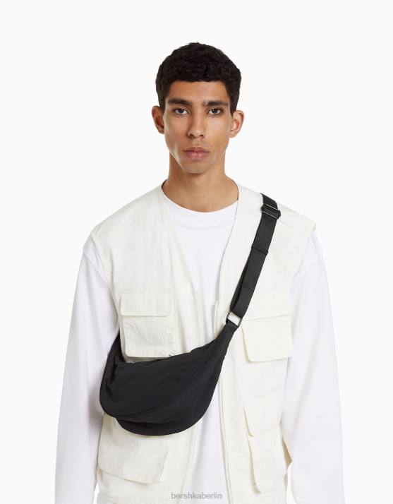 Schwarz Bershka Männer Tasche aus Nylonmischung mit verstellbarem Riemen H00J3599