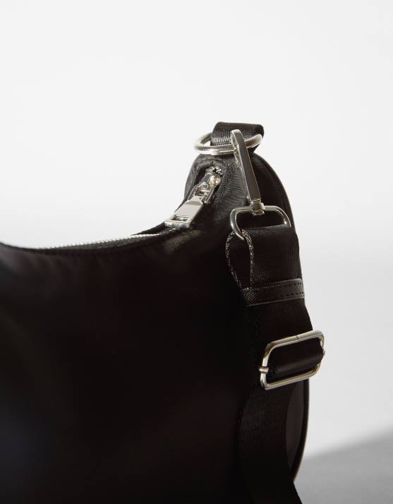 Schwarz Bershka Männer Umhängetasche mit Riemen H00J3589