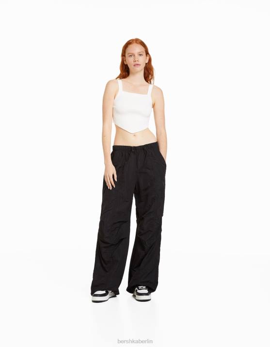 Schwarz Bershka unisex Nylon-Fallschirmhose H00J3896