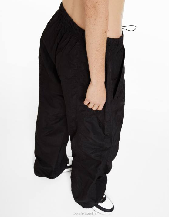 Schwarz Bershka unisex Nylon-Fallschirmhose H00J3896