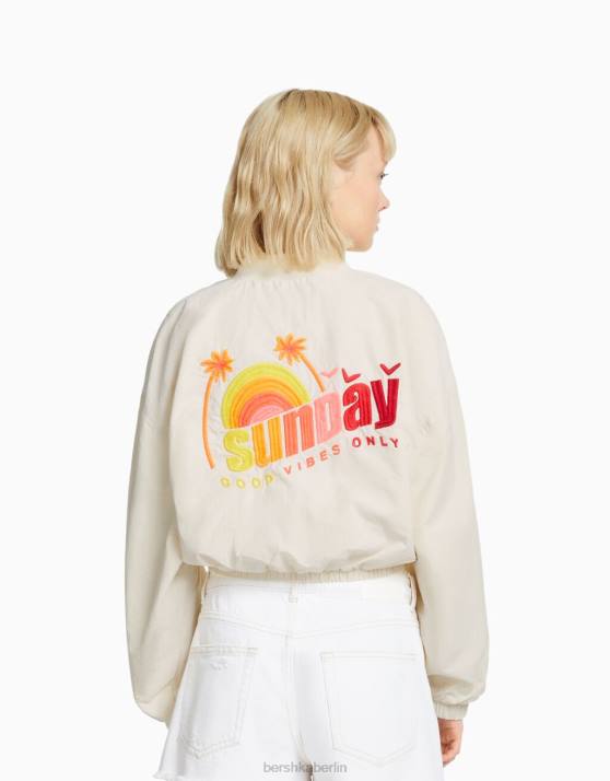 Creme Bershka unisex bestickte Nylonjacke H00J4161