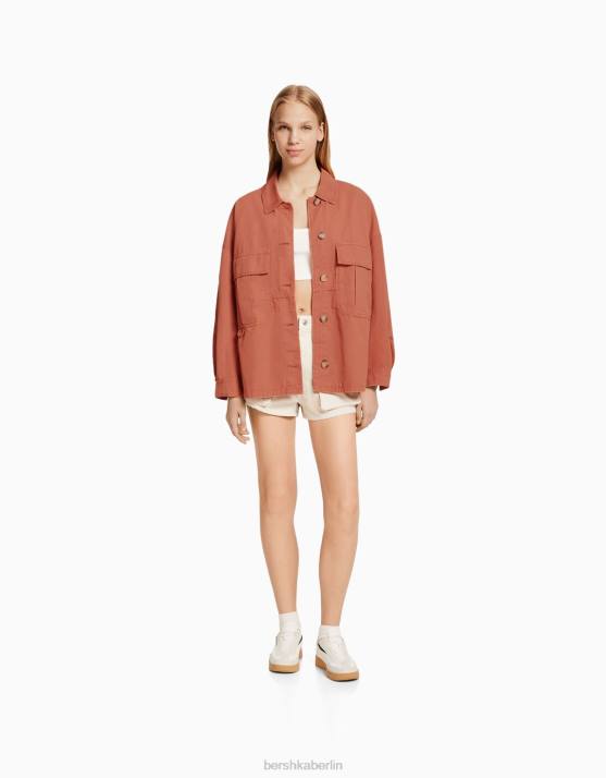 Rosa Bershka unisex Langarm-Overshirt aus Baumwolle mit Taschen H00J4162